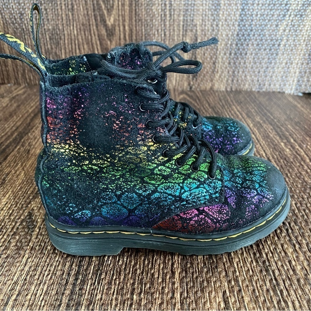 Dr Martens Girls Size 9 Rainbow Pascal T Suede Metallic Combat Boots